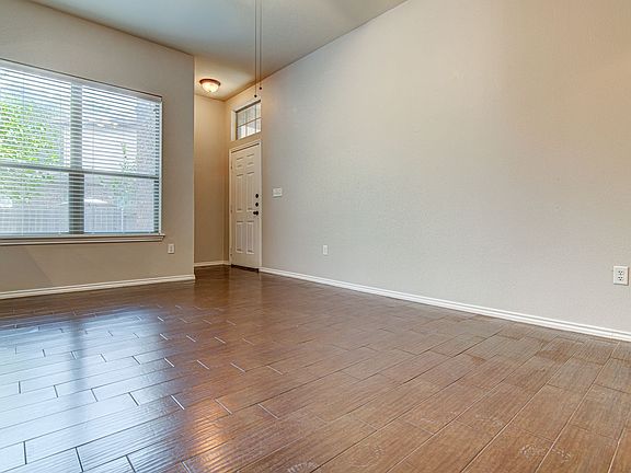 4th image of 1039 Brown Rock Dr