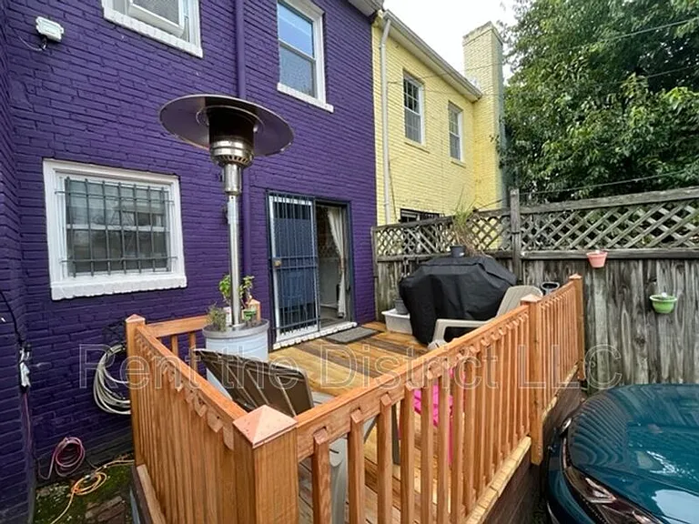 109 P St SW — Photo 24