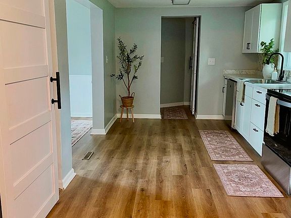 3rd image of 429 8th St