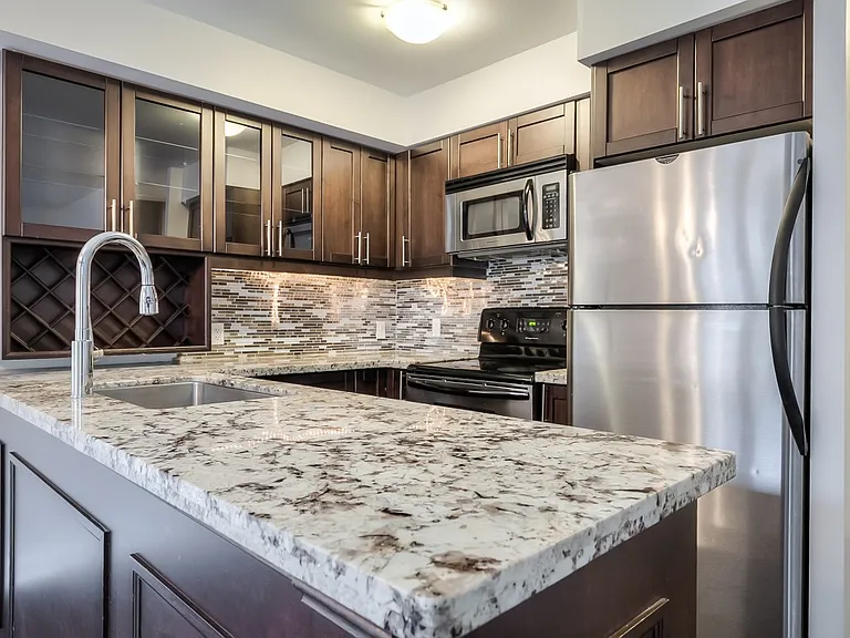 21 Pirandello St #1215 — Photo 2