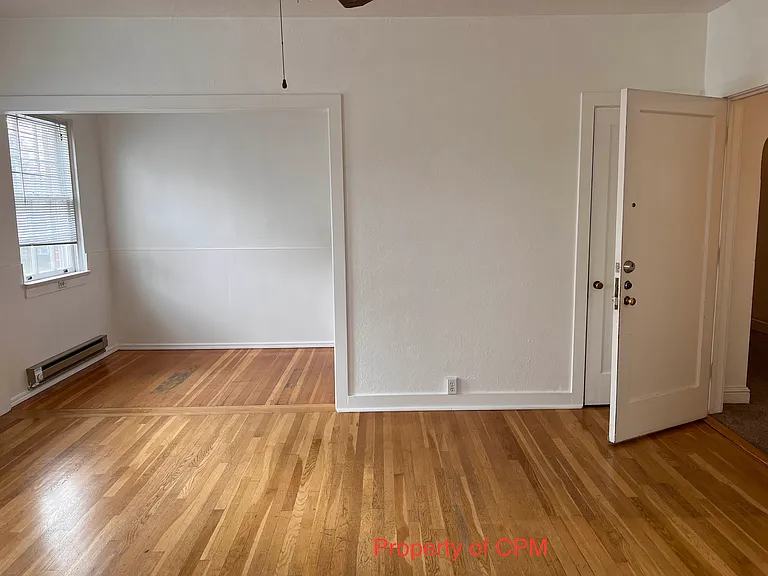 500 W Franklin St #17 — Photo 3
