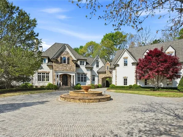 218 Londonberry Rd, Sandy Springs, GA 30327