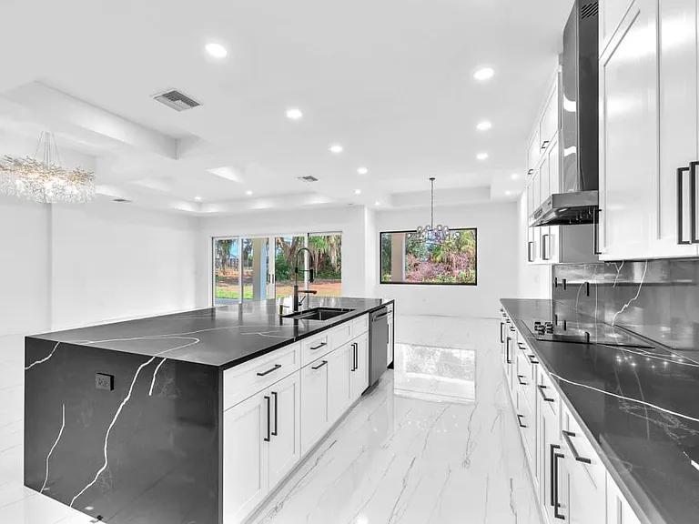 11921 Fort King Hwy — Photo 12