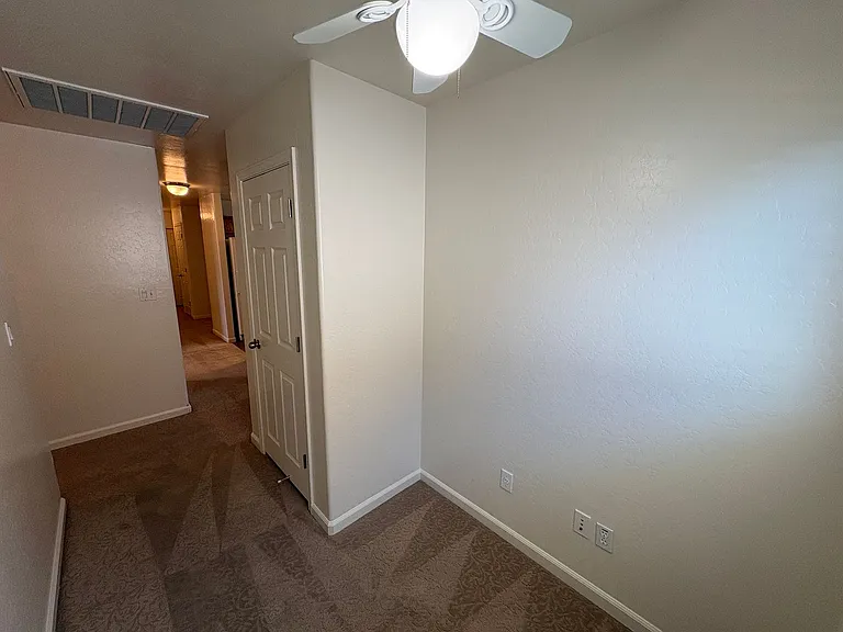 4704 W Rialto Ave — Photo 26