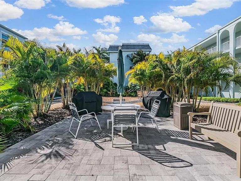 1706 Belleair Forest Dr #136 — Photo 40