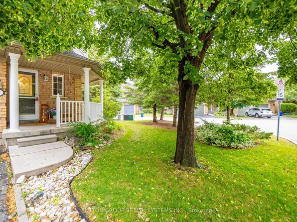 2871 Darien Rd #35, Burlington, ON L7M 4R6