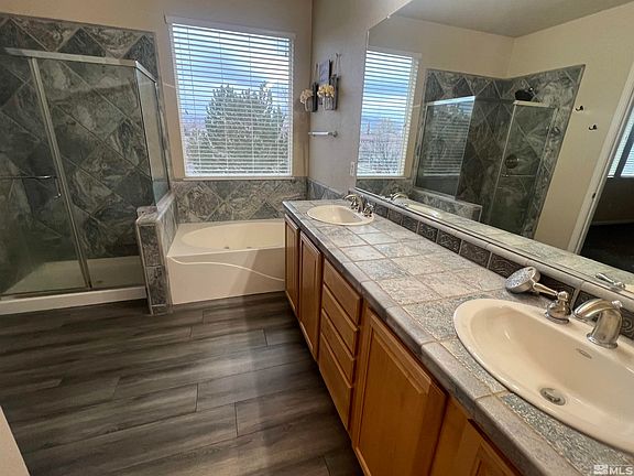 4th image of 2460 Burtin Dr