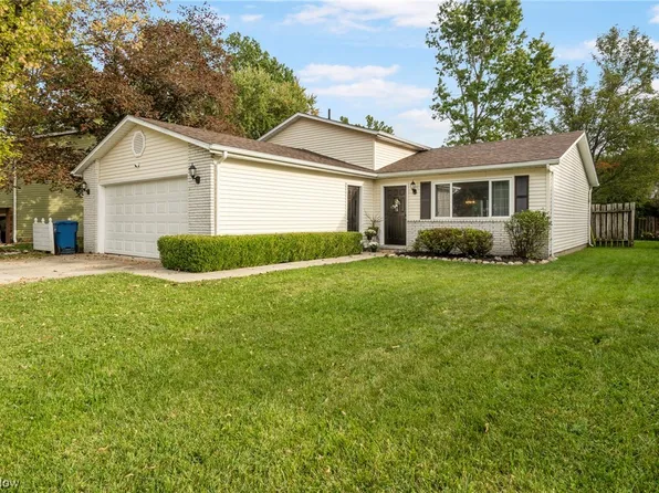 1004 Plymouth Dr, Grafton, OH 44044