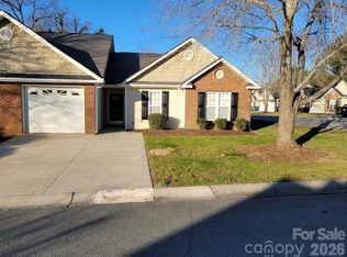 115 Edinburgh Ct, Mount Holly, NC 28120