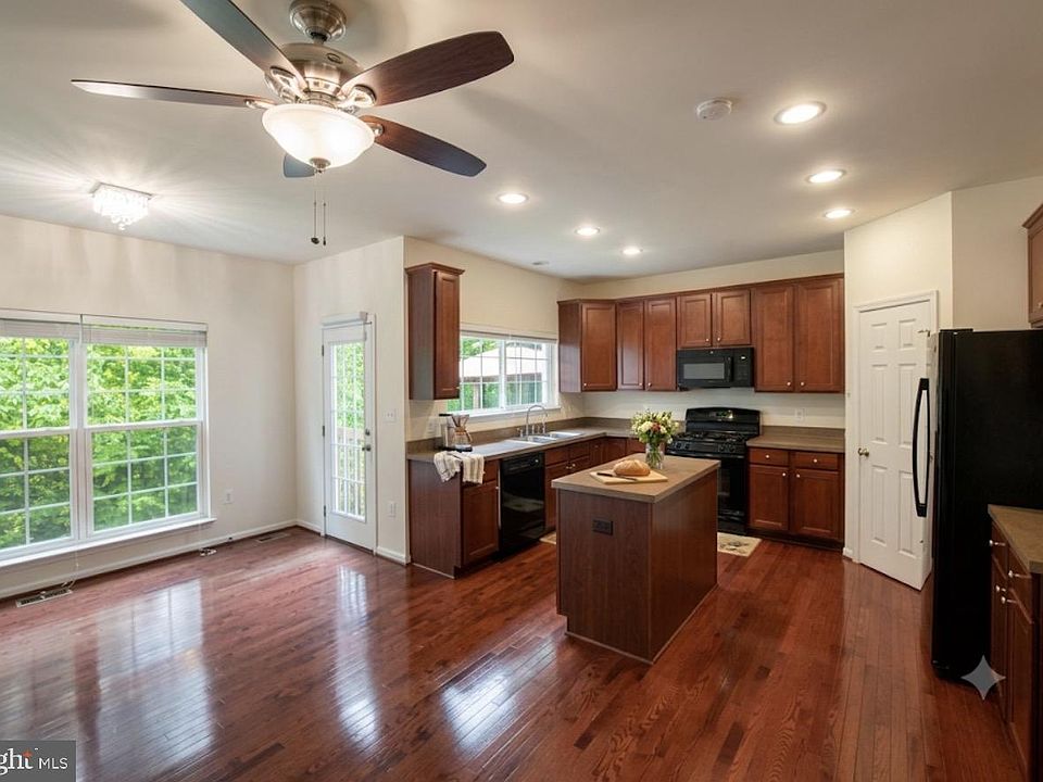 1st image of 8268 Linblake Ct