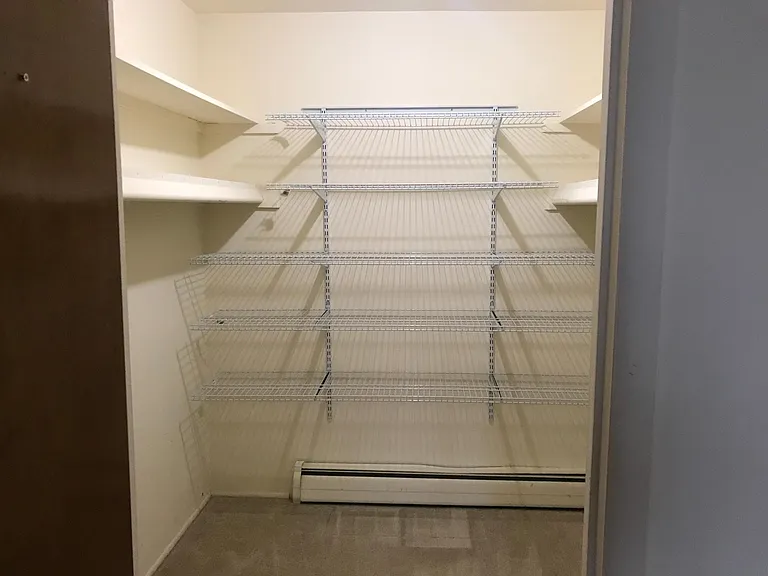 Walking Closet