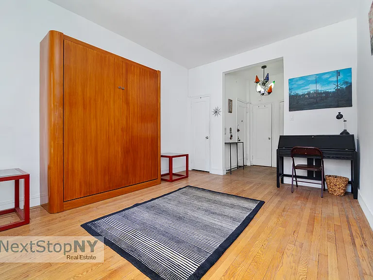 235 E 54th St #2D — Photo 4