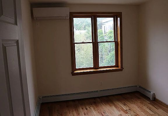 2nd image of 80 Coffey St Floor 1