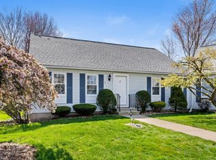 3 Oxford Dr, Suffield, CT 06078