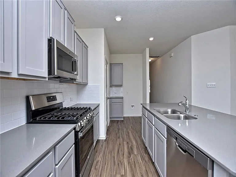 21413 Wilmiller Ln — Photo 12
