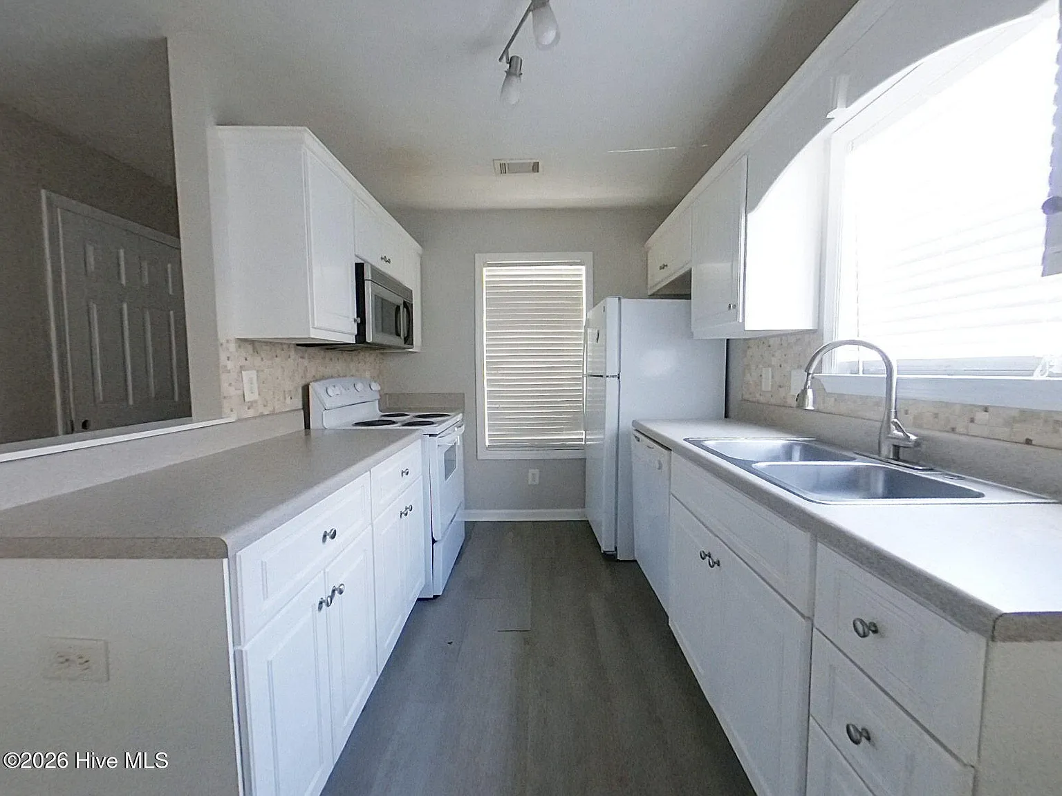 2 bed, 2.0 bath, $1,075 — Photo 3