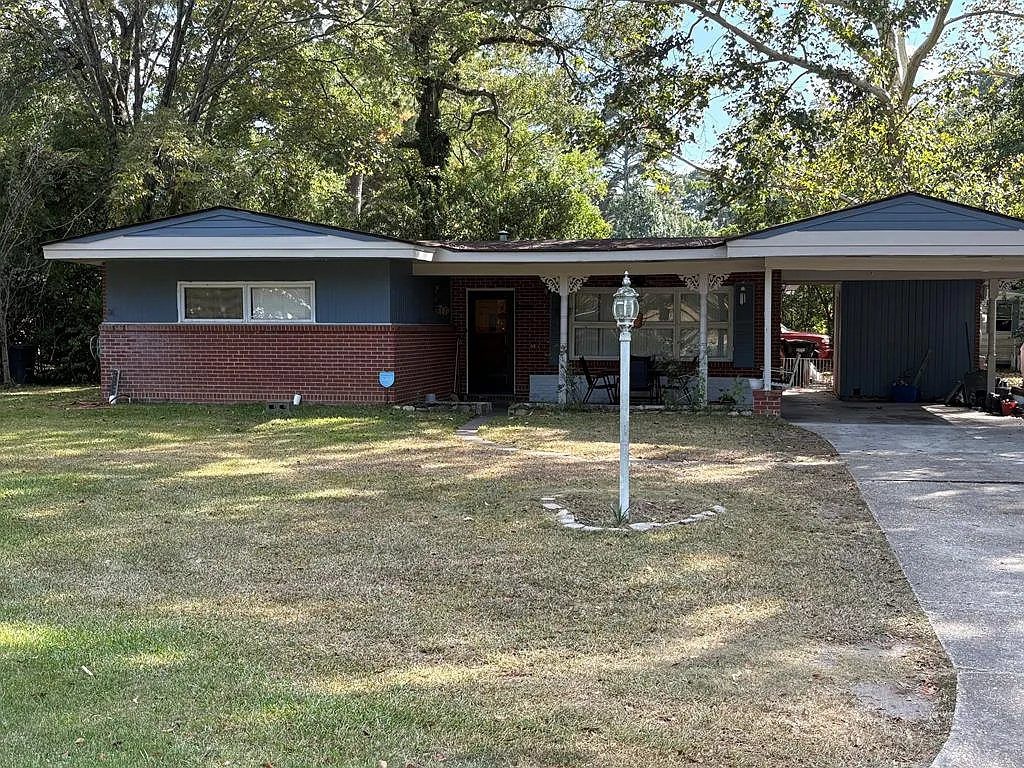 4160 Spirea Dr photo 1