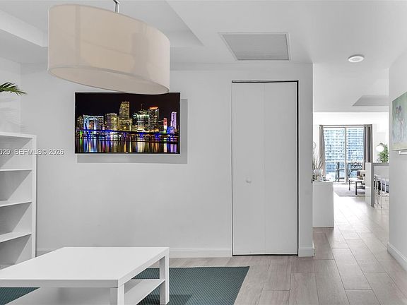4th image of 55 SW 9th St APT 1705