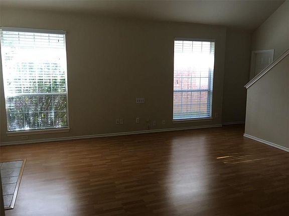 2nd image of 1401 Ross Dr