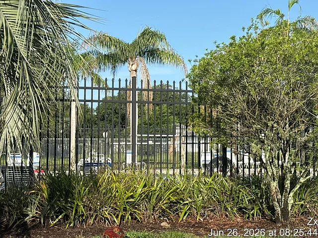405 Mango Cir — Photo 23
