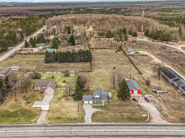 11850 S Us Highway 31, Interlochen, MI 49643