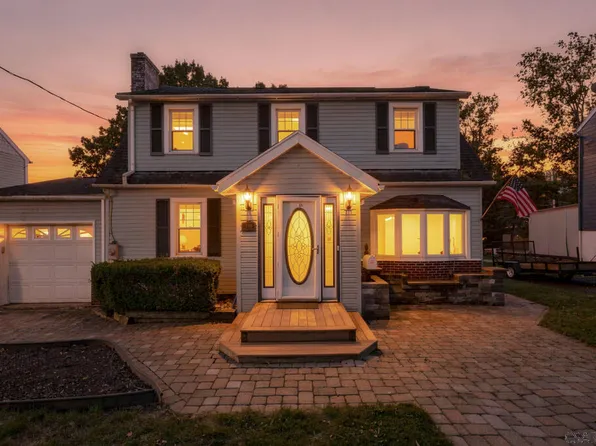 725 Wayne St, Johnstown, PA 15905