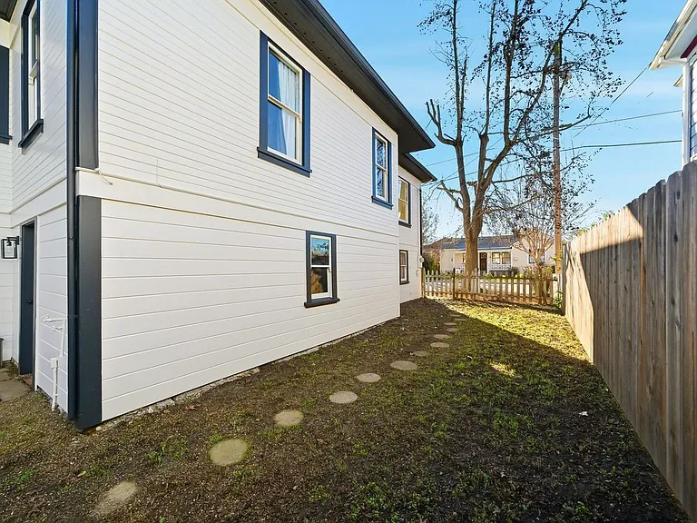 1440 Center St — Photo 27