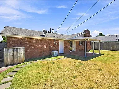 3 bed, 1324 sqft, $1,600 — Photo 2