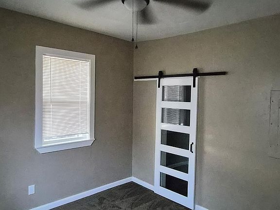 4th image of 2055 Clark St