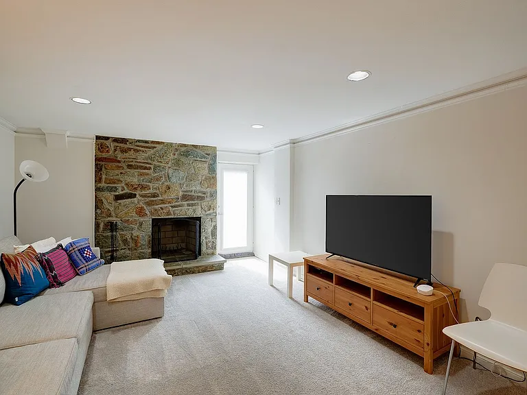 9420 Holland Ave — Photo 39