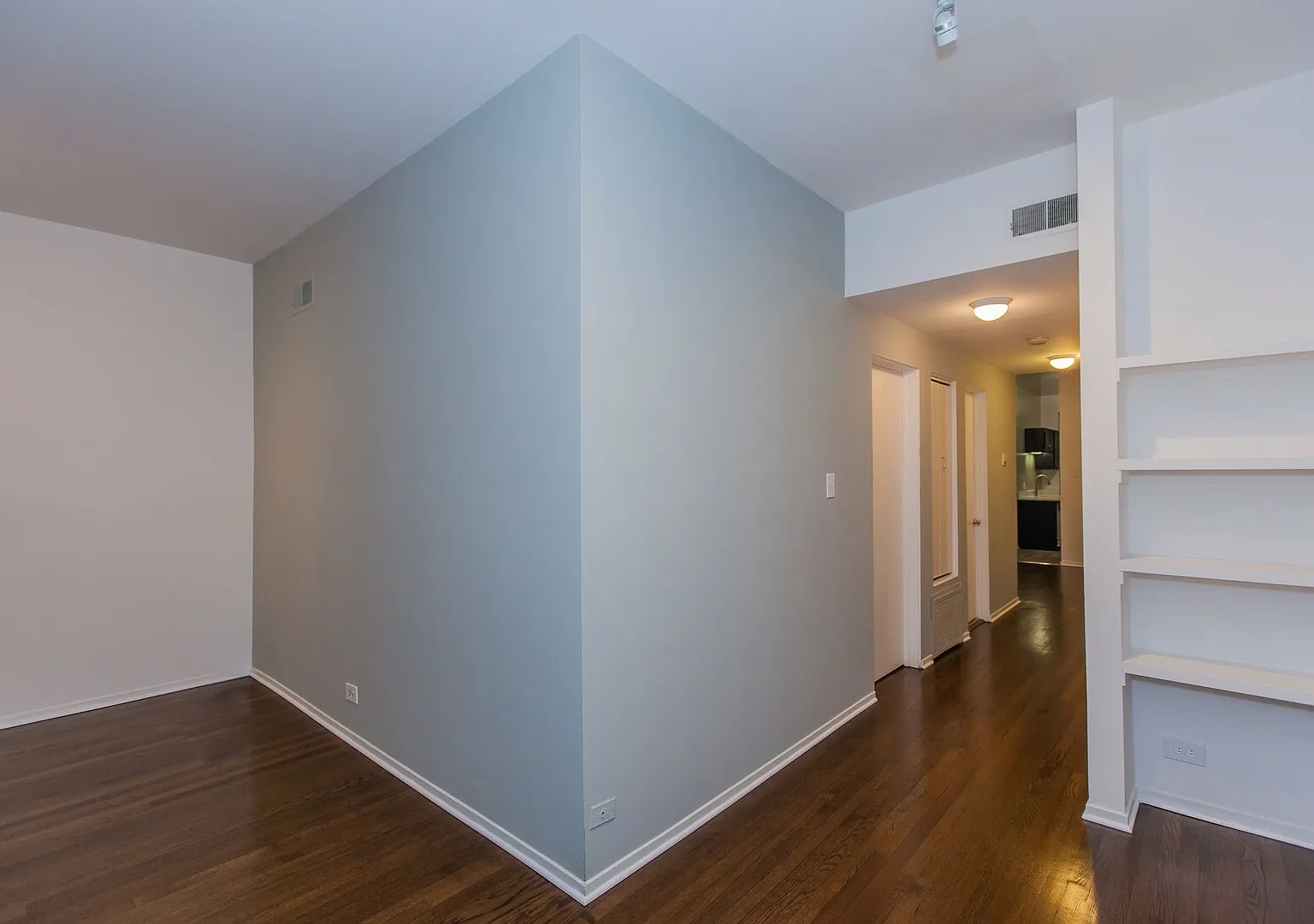 2 bed, 1.0 bath, 900 sqft, $2,800 — Photo 4