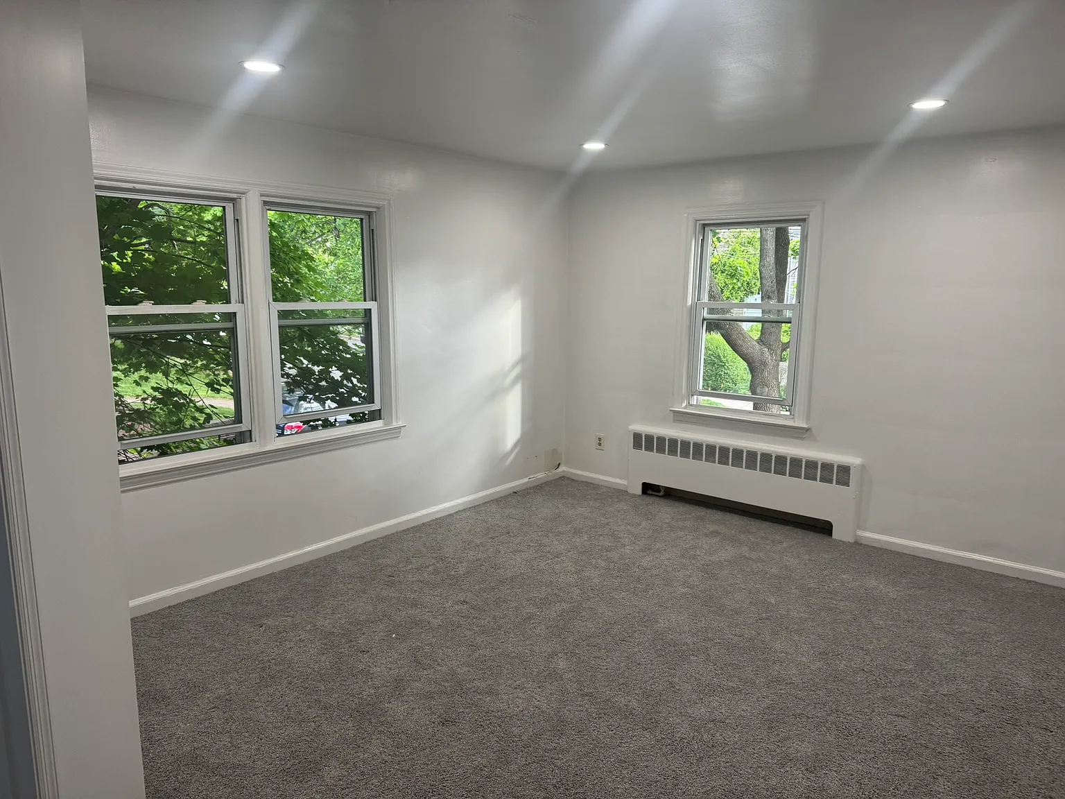 2 bed, 850 sqft, $2,400 — Photo 3