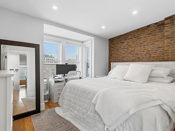 5th image of 159 Bennington St APT 3