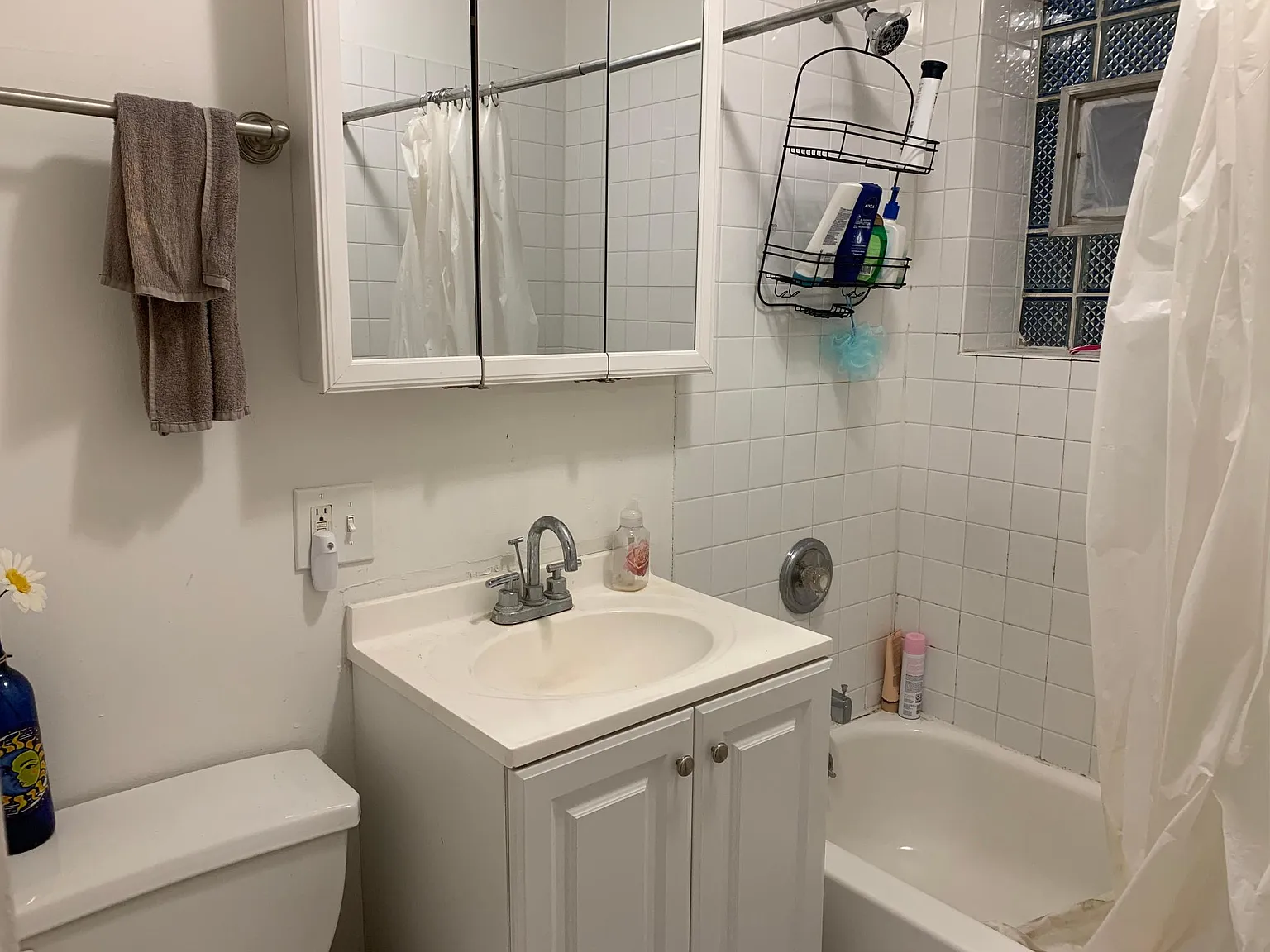 2 bed, 900 sqft, $2,100 — Photo 3