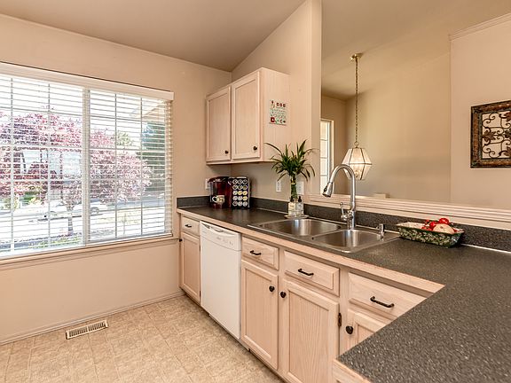 5th image of 3512 48th Ave NE