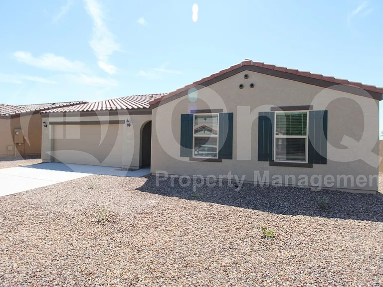 1517 E Desert Breeze Dr — Photo 2