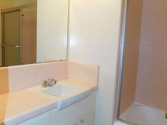 3rd image of 2904 Mary St #2904