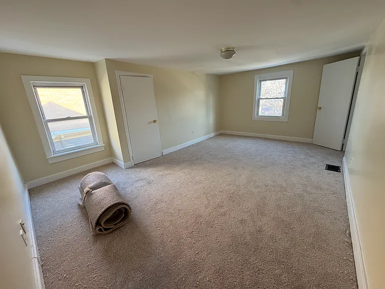 10 Willow Ave #2 — Photo 9