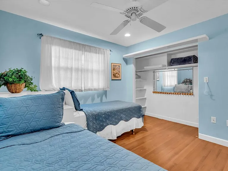 2732 Valencia Dr — Photo 21
