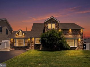 10 Granite Rd, Levittown, PA 19057