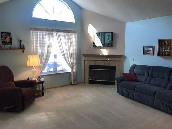 3rd image of 38 Abbeycross Ln