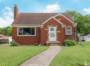 8126 McKinley Ave, Center Line, MI 48015