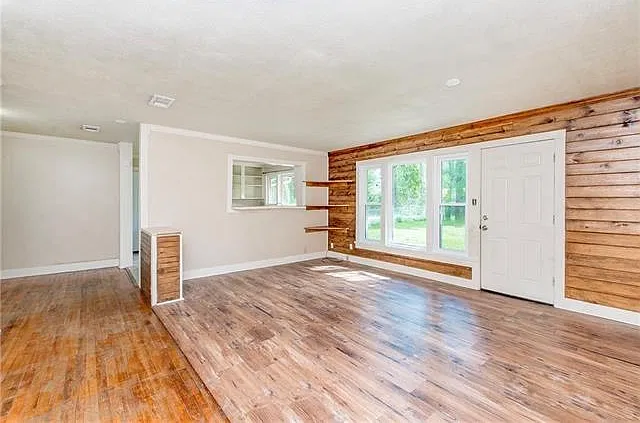 3 bed, 2.0 bath, 1335 sqft, $1,500 — Photo 3