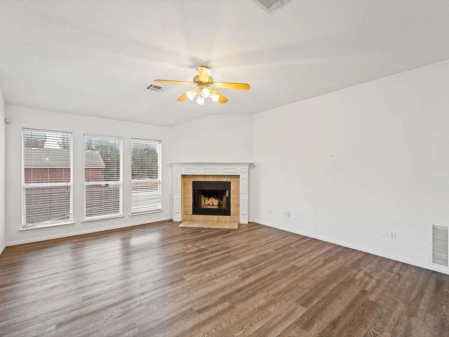 3 bed, 1761 sqft, $1,800 — Photo 3