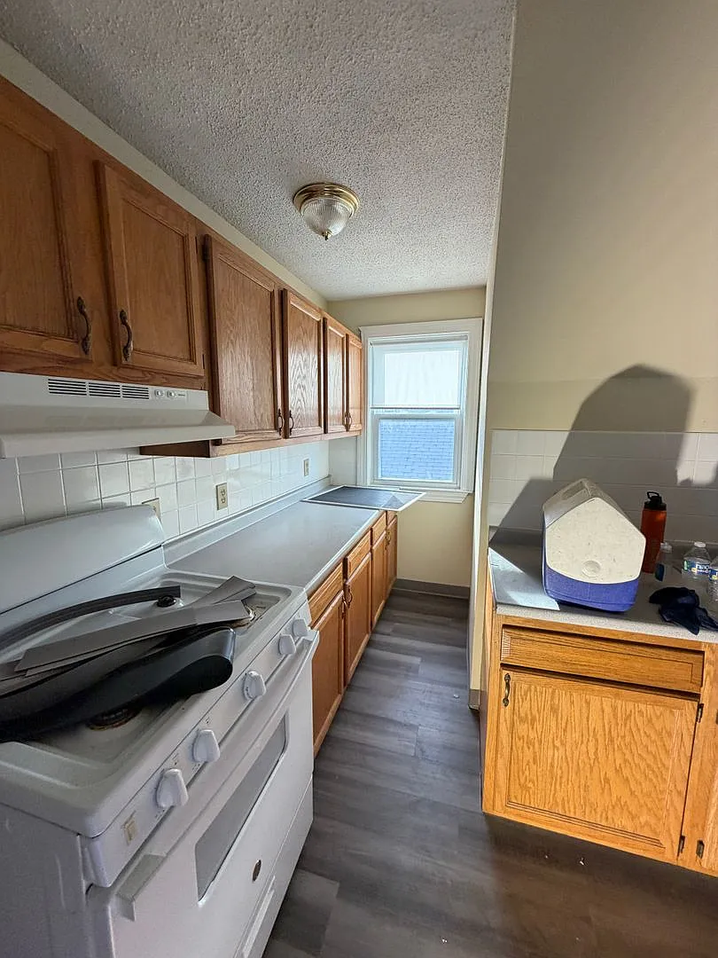 2bed 9/1 $2475 — Photo 3