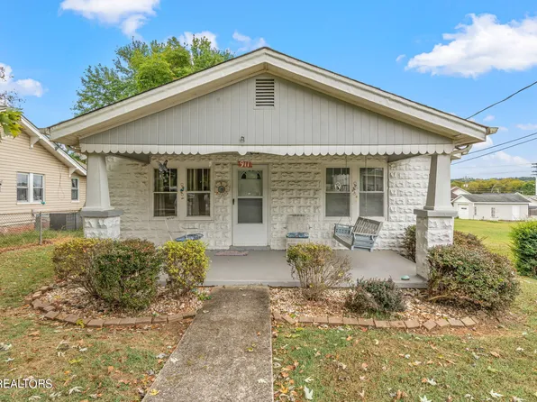 911 Medaris St, Clinton, TN 37716