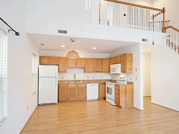 118 Greenwich Ct, Charlottesville, VA 22902