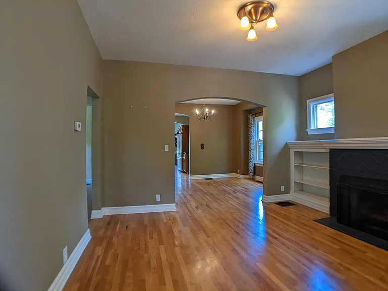 1827 N Skidmore St — Photo 3