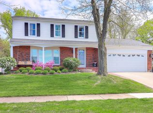 1054 Evergreen Dr, Carol Stream, IL 60188