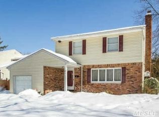34 Culver Ct, Melville, NY 11747